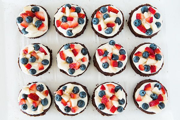 Low-Ingredient Mini Brownie Fruit Pizzas: High-Impact Recipe